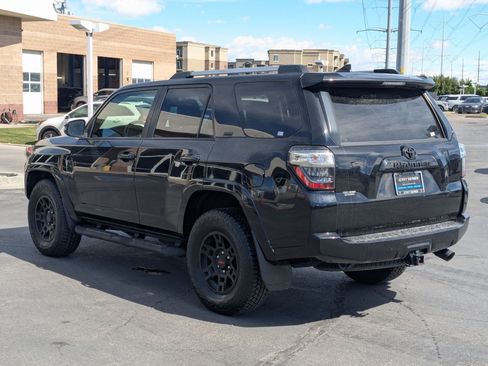 Used 2022 Toyota 4Runner SR5 Premium w/ Moonroof Package AWD/4WD image 4