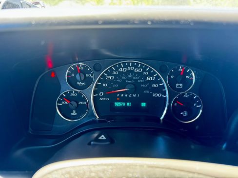 Used 2017 Chevrolet Express 3500 LT w/ LT Preferred Equipment Group RWD image 12