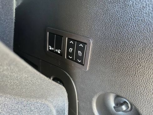 Used 2017 GMC Yukon Denali w/ Open Road Package AWD/4WD image 19