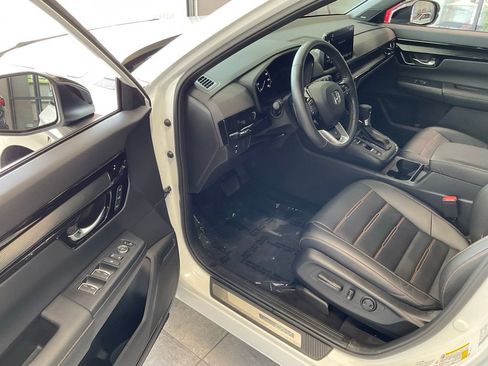 Used 2024 Honda CR-V Sport Touring image 9