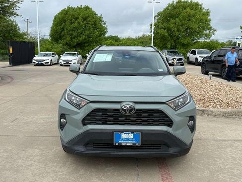 Used 2019 Toyota RAV4 XLE w/ Convenience Package image 9