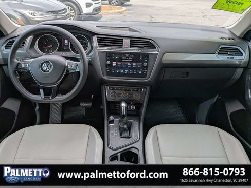 Used 2021 Volkswagen Tiguan SE w/ Panoramic Sunroof Package FWD image 15