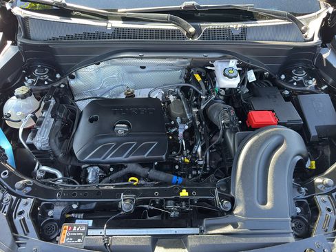 Used 2025 Chevrolet TrailBlazer LT AWD/4WD image 16