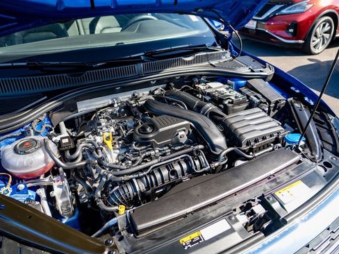 Used 2024 Volkswagen Jetta SE w/ Panoramic Sunroof Package image 27