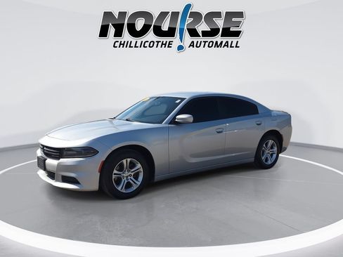 Used 2020 Dodge Charger SXT RWD image 4