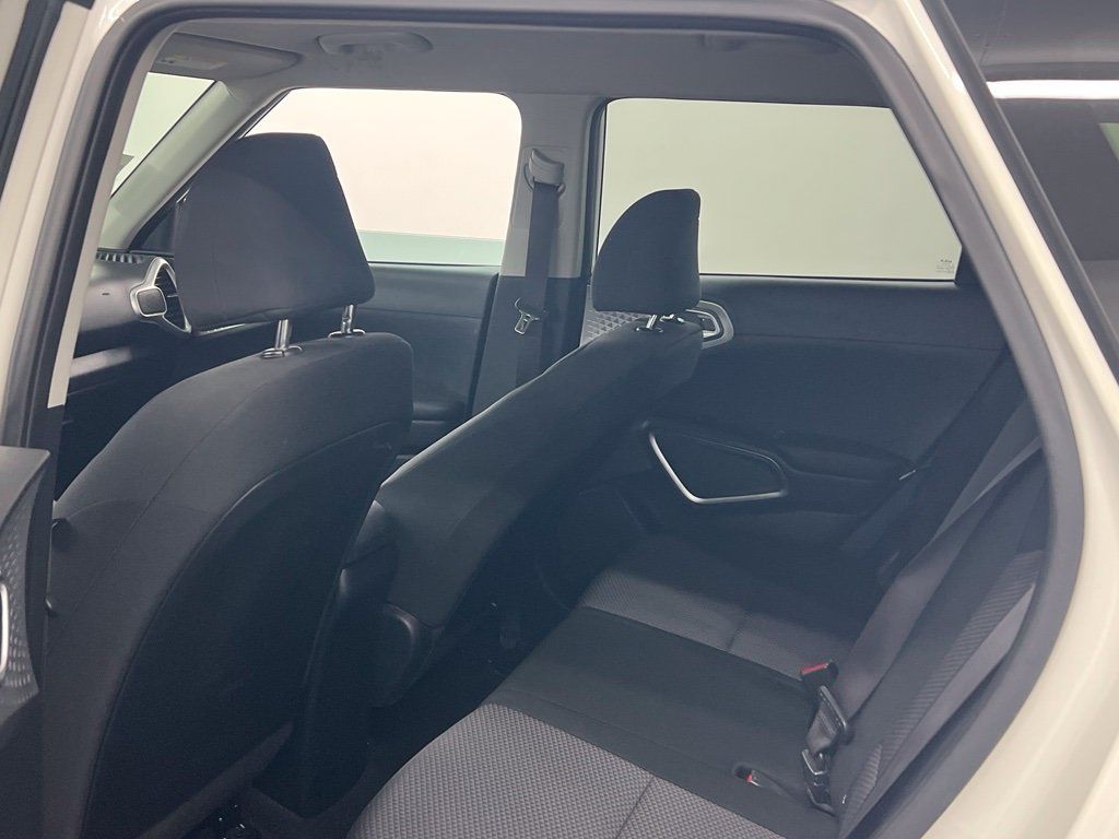 Used 2024 Kia Soul LX FWD image 11