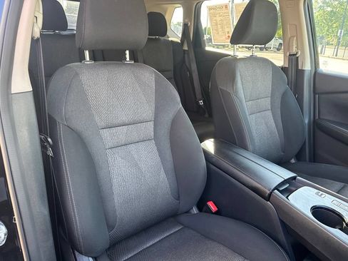 Used 2025 Nissan Rogue SV FWD image 34