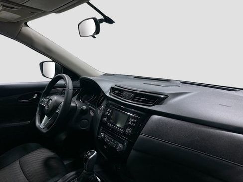 Used 2017 Nissan Rogue SV AWD/4WD image 31