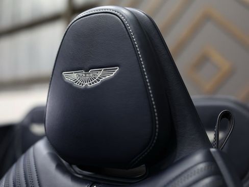 Used 2019 Aston Martin DB11 Volante image 52