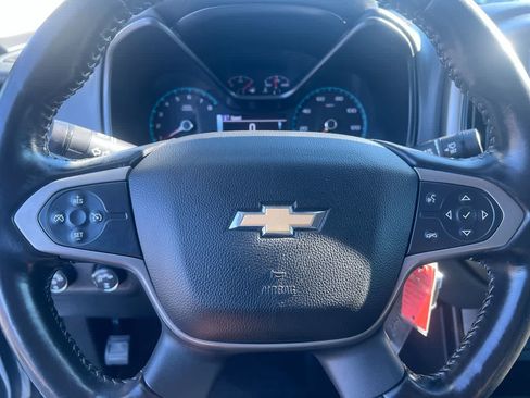 Used 2017 Chevrolet Colorado Z71 AWD/4WD image 14