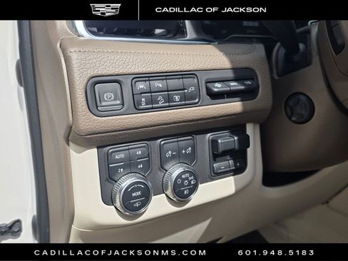 Used 2022 GMC Yukon XL Denali w/ Denali Ultimate Package AWD/4WD image 24