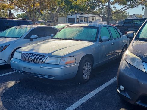 Used 2004 Mercury Grand Marquis GS image 3