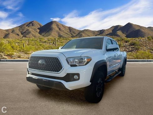 Used 2019 Toyota Tacoma TRD Off-Road w/ Technology Package AWD/4WD image 2