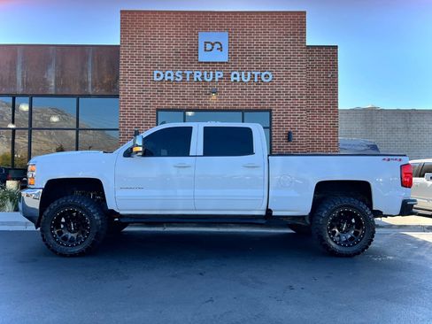 Used 2017 Chevrolet Silverado 2500 LT image 3