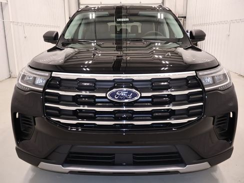 New 2026 Ford Explorer Active AWD/4WD image 3