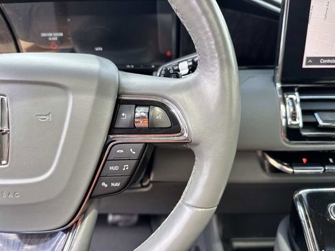 Certified 2020 Lincoln Navigator Reserve w/ Luxury Package RWD image 25