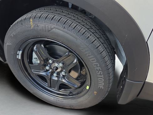 New 2026 Nissan Kicks SV w/ SV Premium Package FWD image 31