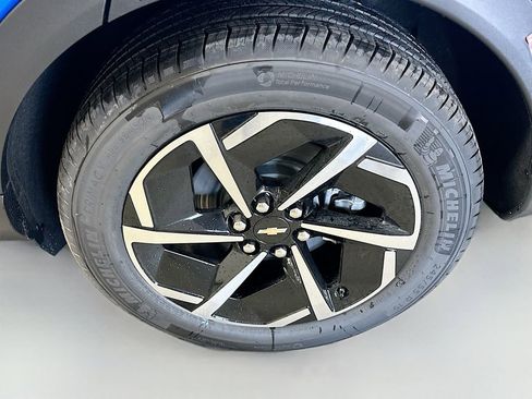 New 2026 Chevrolet Equinox EV LT FWD image 33