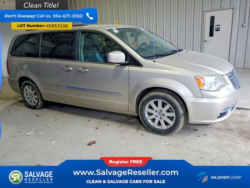 Used 2016 Chrysler Town & Country Touring image 5