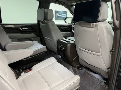 Used 2025 GMC Yukon XL Elevation w/ Elevation Premium Package AWD/4WD image 53