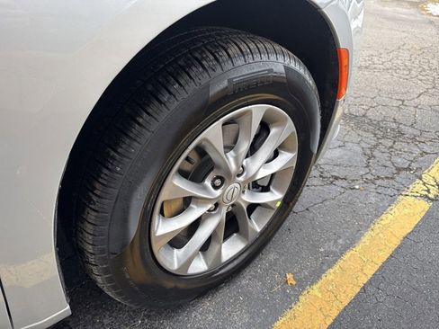 New 2026 Chrysler Pacifica Limited image 17