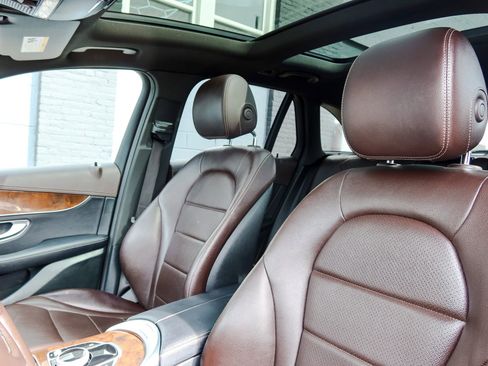 Used 2018 Mercedes-Benz GLC 300 4MATIC image 15