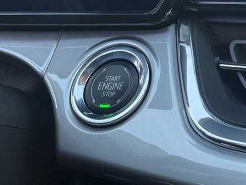 Used 2025 Chevrolet Trax LT w/ LT Convenience Package image 25