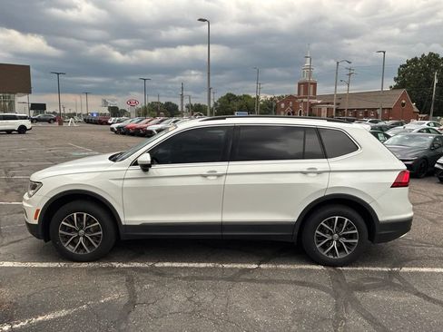 Used 2020 Volkswagen Tiguan SE w/ 3rd Row Seat Package AWD/4WD image 3