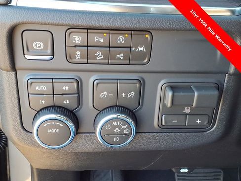 New 2026 Chevrolet Suburban Premier w/ Sun And Tow Package image 27