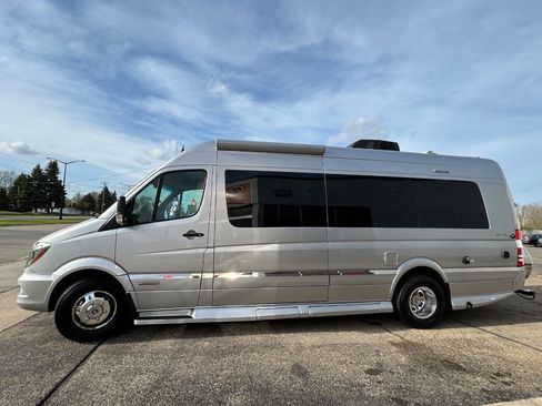 Used 2017 Mercedes-Benz Sprinter 3500 image 7