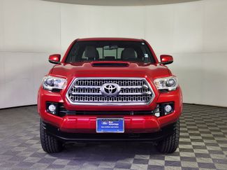 Used 2017 Toyota Tacoma TRD Off-Road video 2