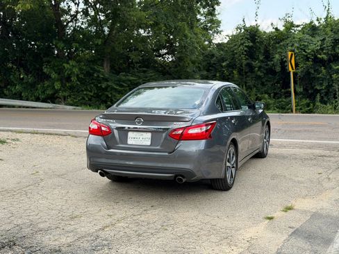 Used 2016 Nissan Altima 2.5 SR FWD image 13
