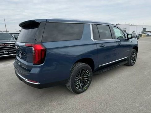 New 2026 GMC Yukon XL Elevation image 8