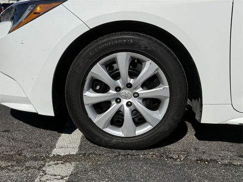 Used 2024 Toyota Corolla LE image 9
