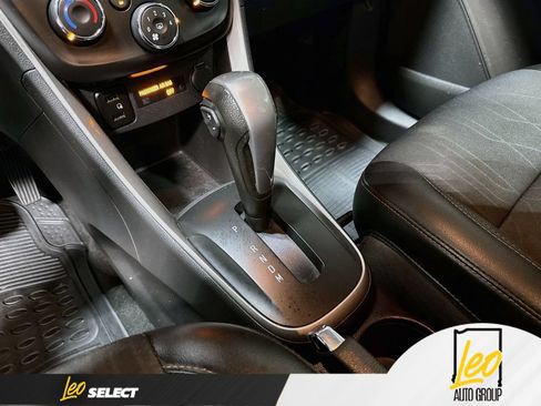 Used 2019 Chevrolet Trax LT w/ LT Convenience Package AWD/4WD image 19