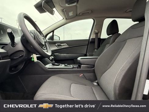 Used 2023 Kia Sportage LX FWD image 27