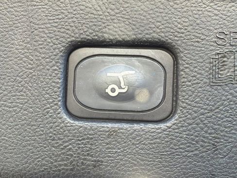 Used 2021 Ford Edge Titanium image 19