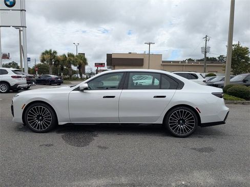 New 2025 BMW 740i image 8
