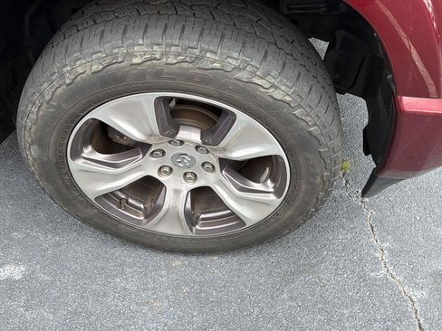 Used 2019 RAM 1500 Laramie w/ Sport Appearance Package AWD/4WD image 7