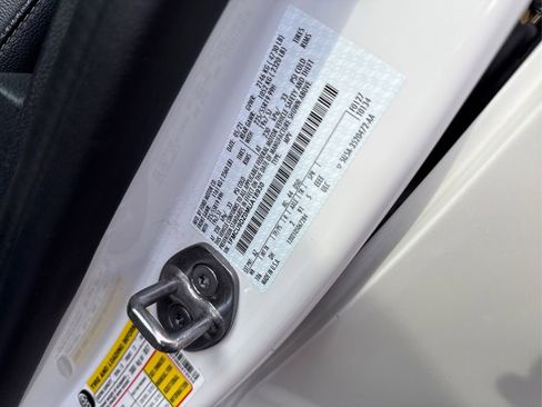 Used 2021 Ford Escape Titanium w/ Titanium Elite Package image 18