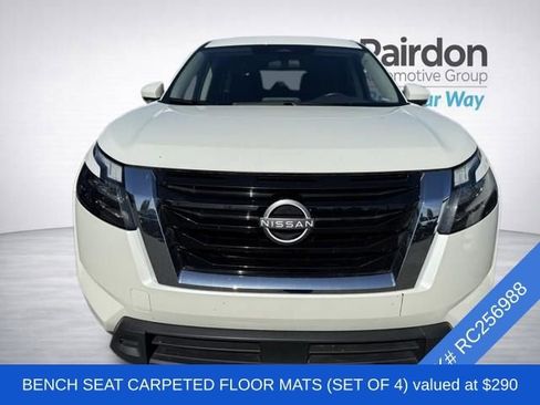 Used 2024 Nissan Pathfinder SV FWD image 2