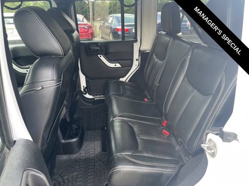 Used 2014 Jeep Wrangler Unlimited Sahara AWD/4WD image 17