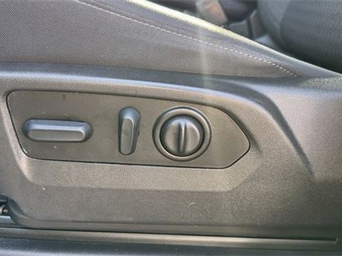 Used 2022 Chevrolet Silverado 1500 LT image 20