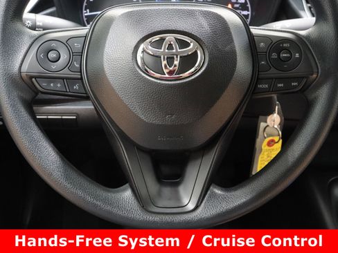 Used 2025 Toyota Corolla LE image 21