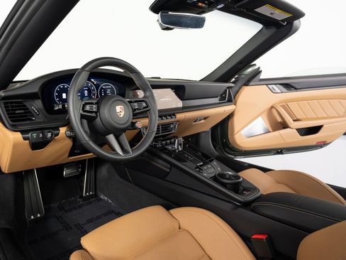 Certified 2026 Porsche 911 Targa 4 GTS AWD/4WD image 16