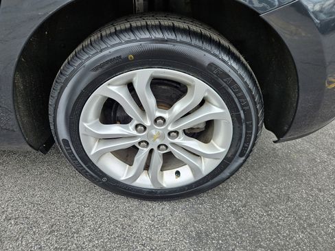 Used 2019 Chevrolet Cruze LT FWD image 22