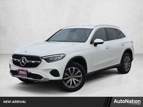 Used 2024 Mercedes-Benz GLC 300 4MATIC image 1