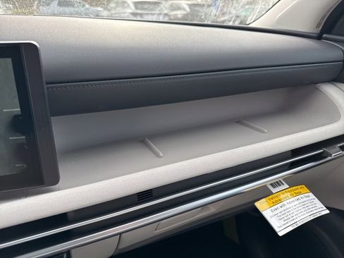 New 2025 Hyundai Tucson Limited image 39