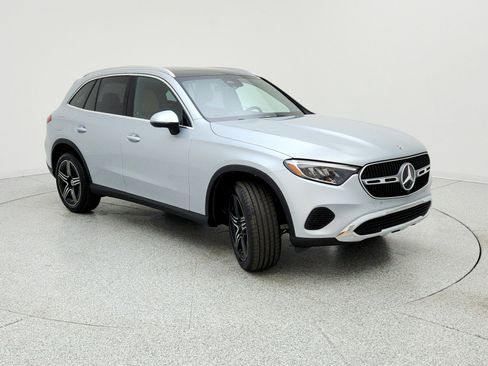New 2026 Mercedes-Benz GLC 300 image 3