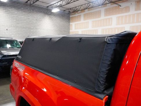 Used 2016 Toyota Tacoma TRD Sport AWD/4WD image 23